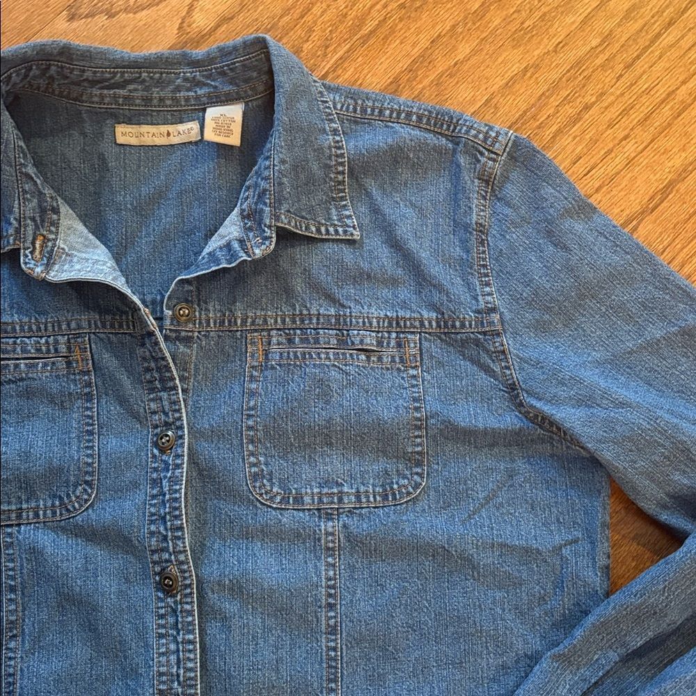 Mountain Lake size XL, denim shirt with metal buttons in the front - Picture 3 of 11
